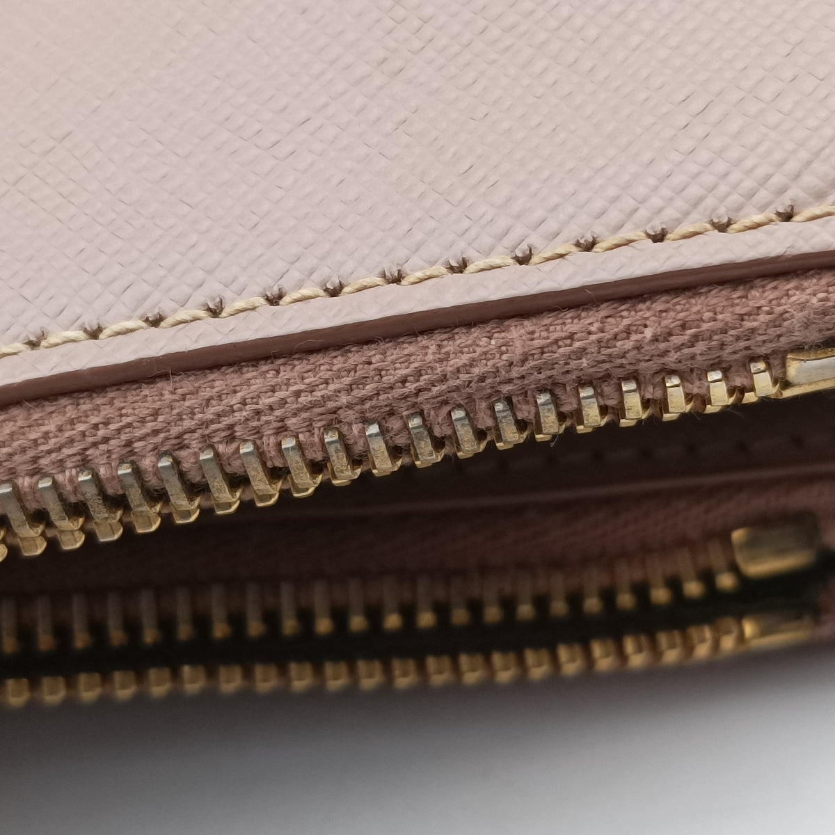 Vintage Prada Galleria Pink SAFFIANO Leather BN1801 handbag | stylenewstar