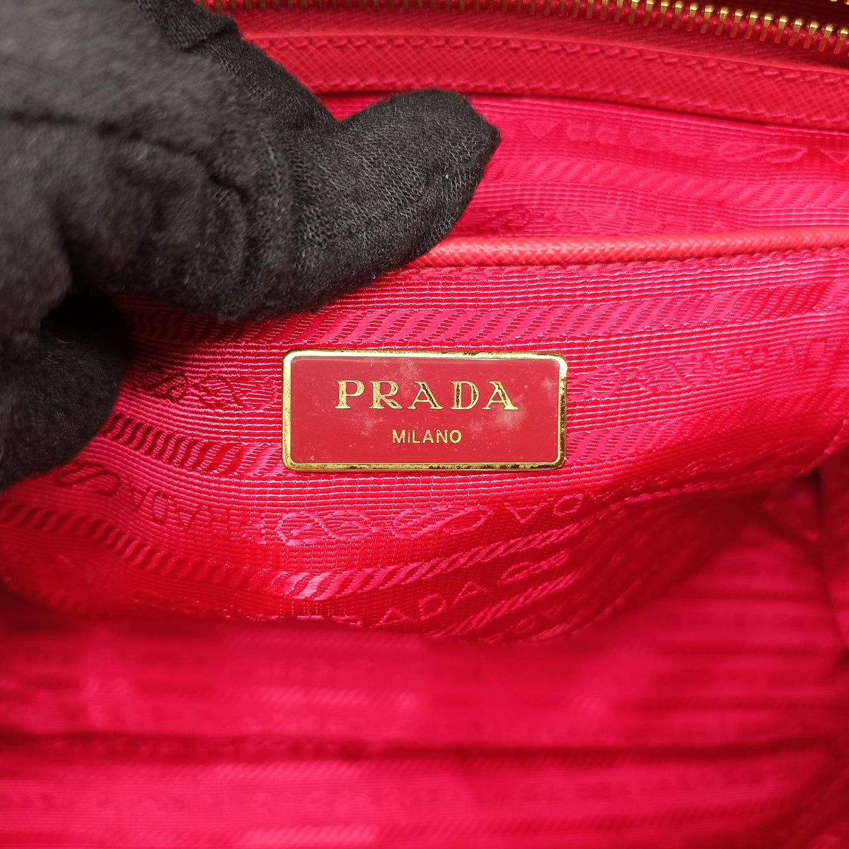 Vintage Prada Galleria Red SAFFIANO Leather BN2274 handbag | stylenewstar