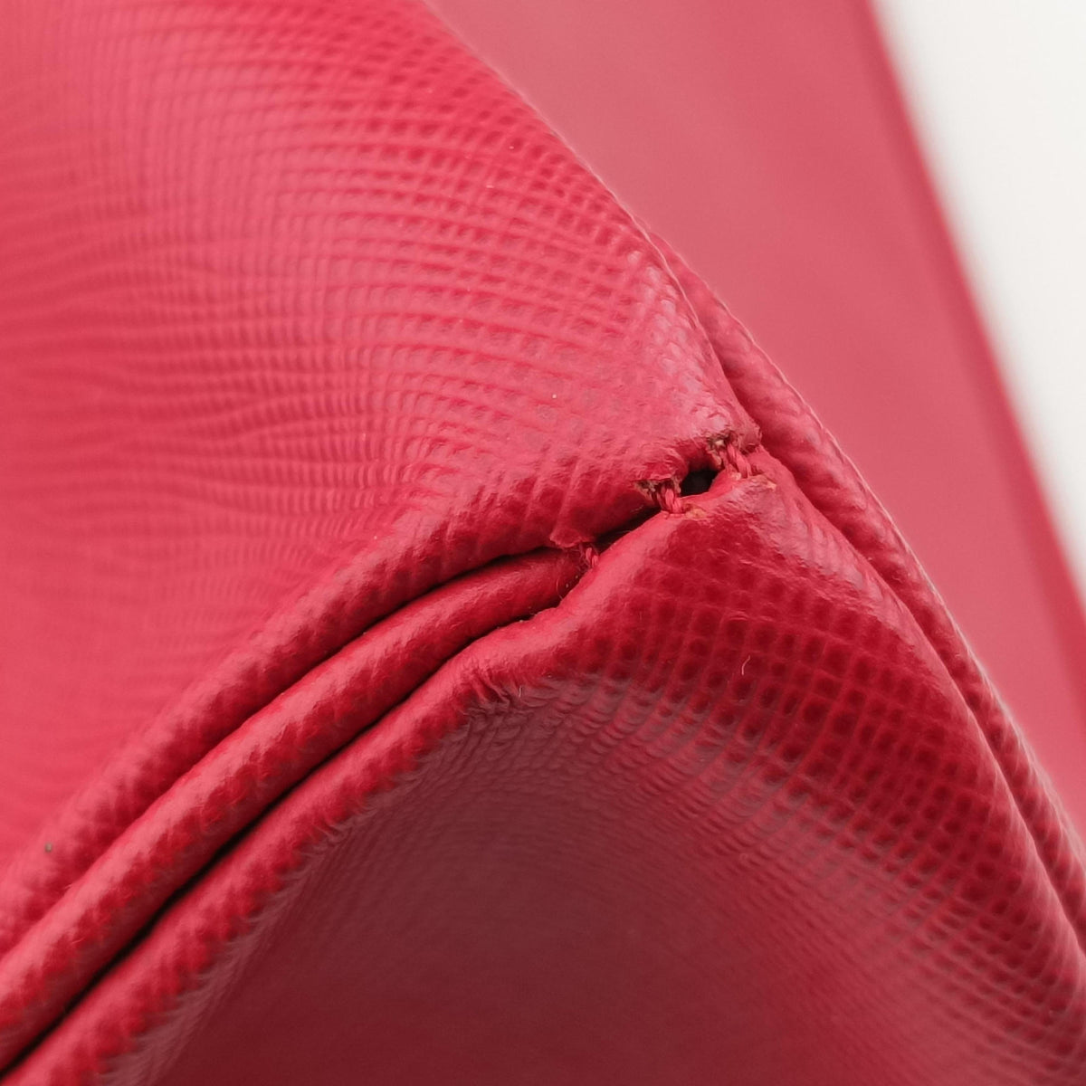 Vintage Prada Galleria Red SAFFIANO Leather BN2274 handbag | stylenewstar