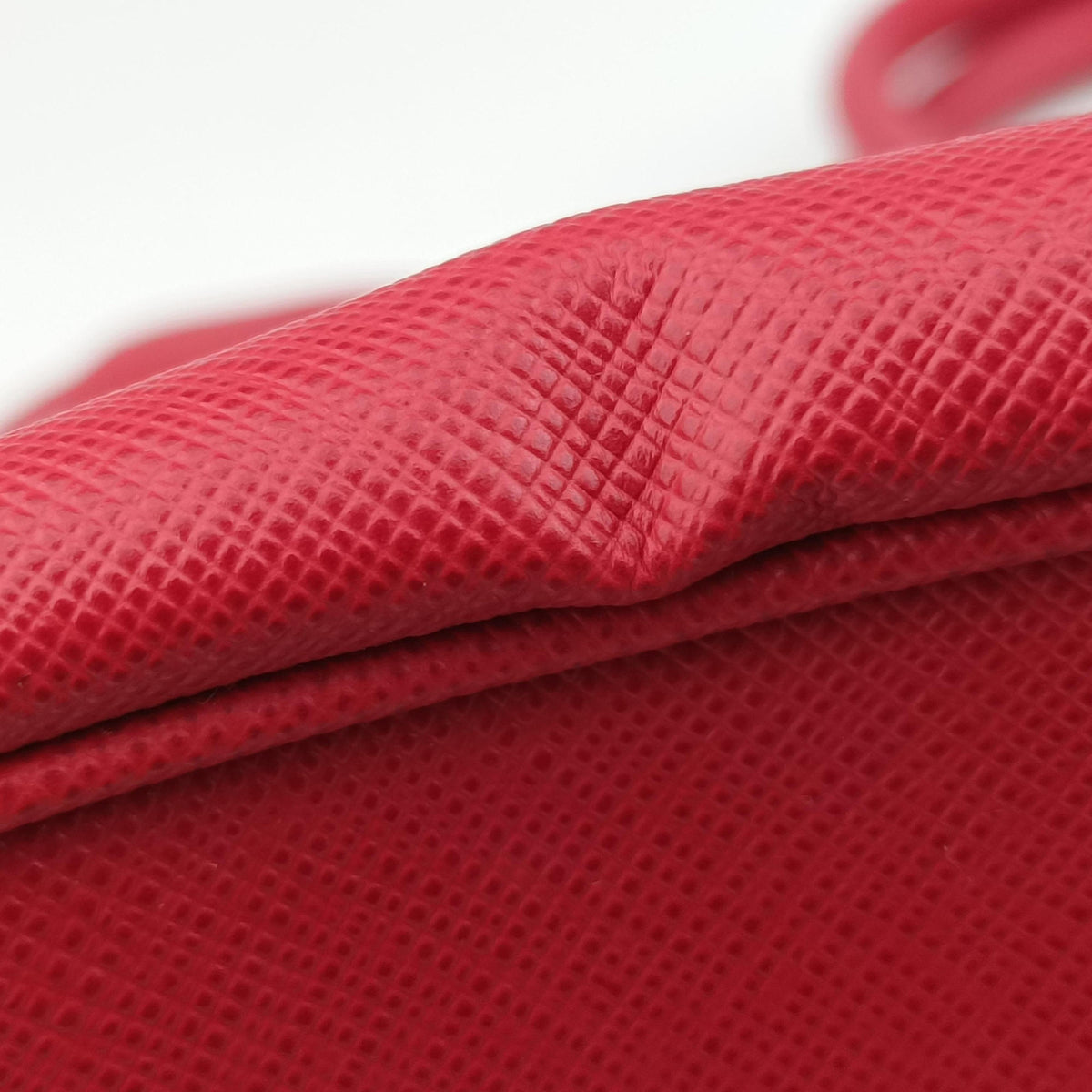 Vintage Prada Galleria Red SAFFIANO Leather BN2274 handbag | stylenewstar