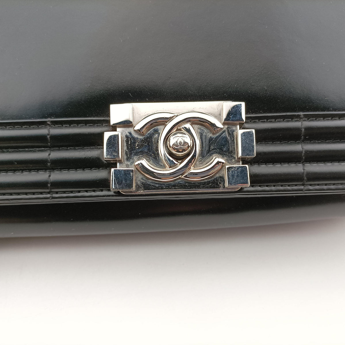 Secondhand Chanel BOY CHANEL Black Leather A67021 shoulderbag | stylenewstar