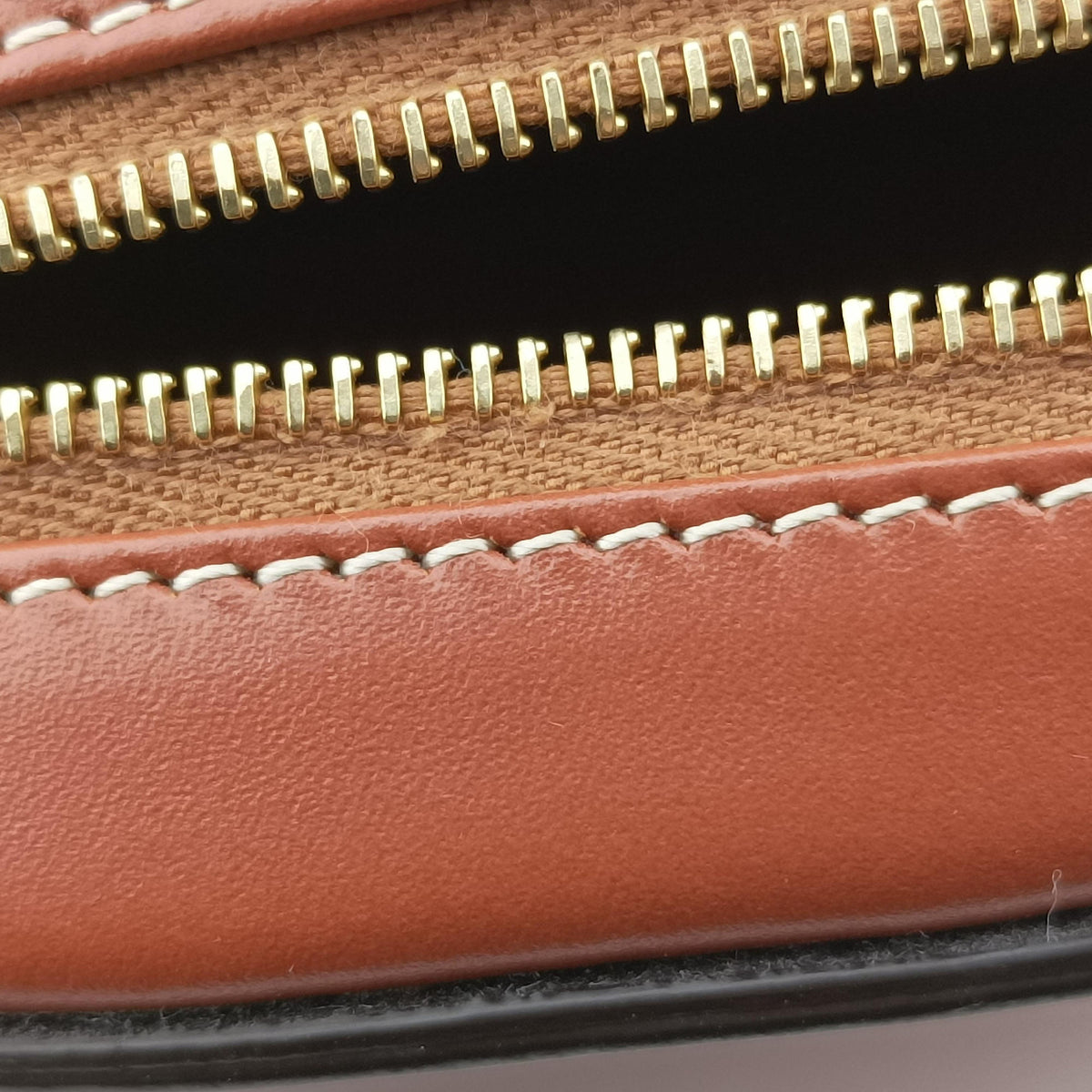 Secondhand Celine Oval Purse Cuir Triomphe Brown Leather  shoulderbag | stylenewstar