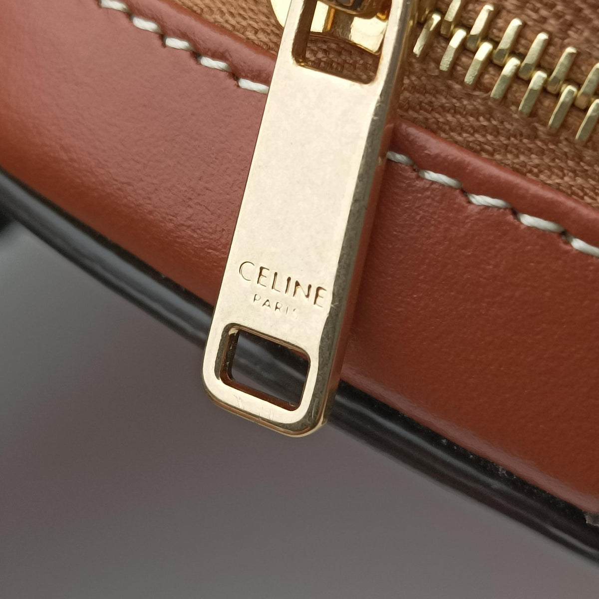Secondhand Celine Oval Purse Cuir Triomphe Brown Leather  shoulderbag | stylenewstar