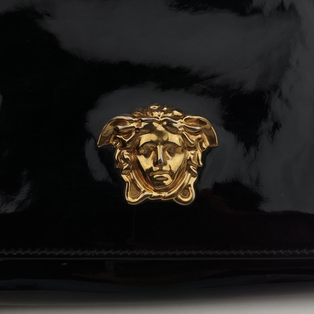 Secondhand VERSACE La Medusa Black Enamel  clutchbag | stylenewstar