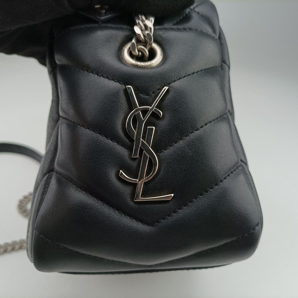 Pre-owned Yves Saint Laurent LOULOU Black Leather 454317 shoulderbag | stylenewstar