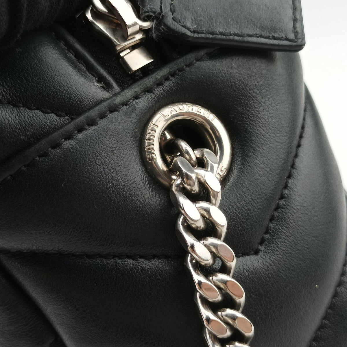 Pre-owned Yves Saint Laurent LOULOU Black Leather 454317 shoulderbag | stylenewstar
