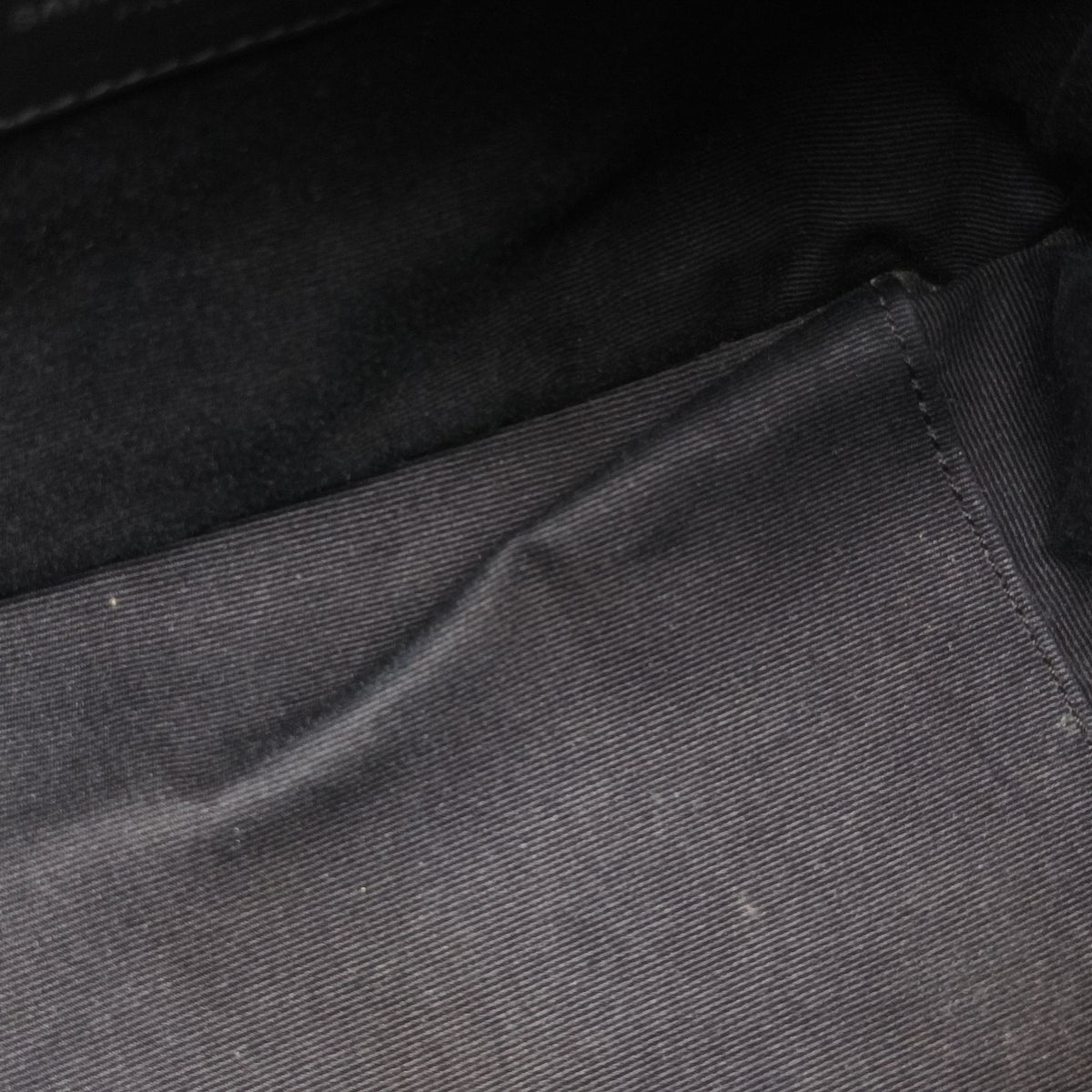 Pre-owned Yves Saint Laurent LOULOU Black Leather 454317 shoulderbag | stylenewstar