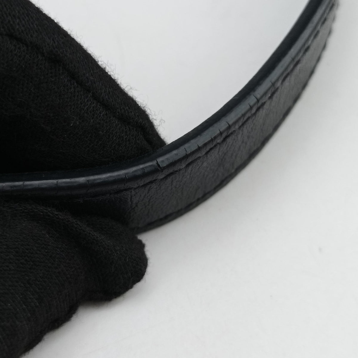 Pre-owned Yves Saint Laurent LOULOU Black Leather 454317 shoulderbag | stylenewstar