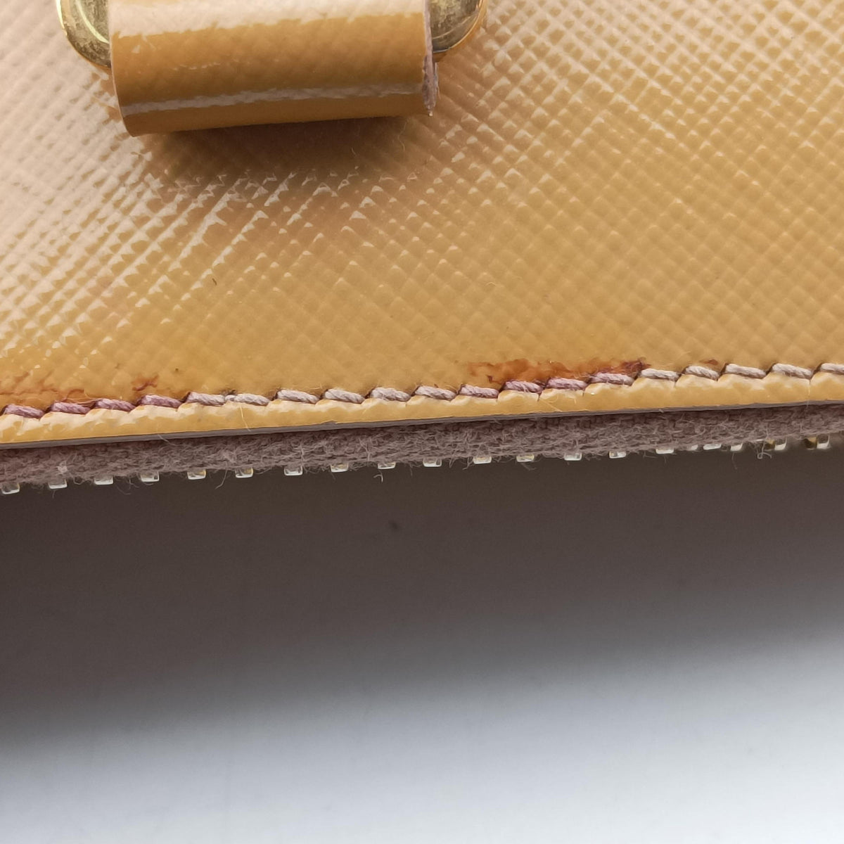 Pre-owned Prada Promenade Beige Patent SAFFIANO Leather BN2558 handbag | stylenewstar