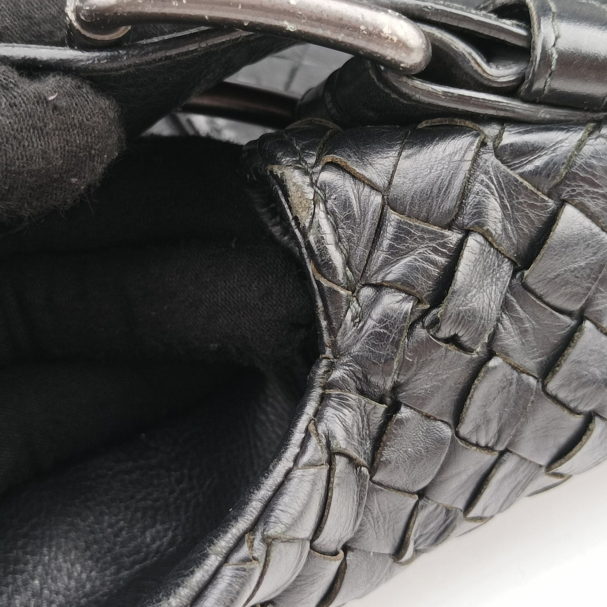 Pre-owned Bottega Veneta Intrecciato Black lambskin  shoulderbag | stylenewstar