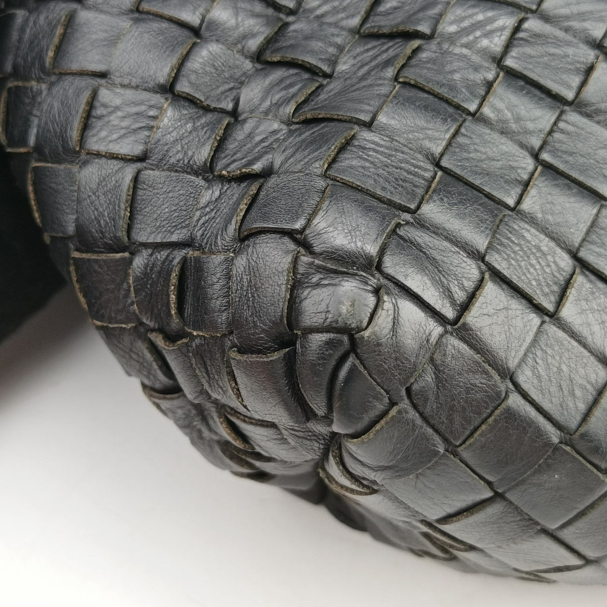 Pre-owned Bottega Veneta Intrecciato Black lambskin  shoulderbag | stylenewstar