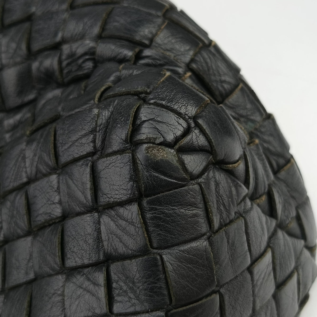 Pre-owned Bottega Veneta Intrecciato Black lambskin  shoulderbag | stylenewstar