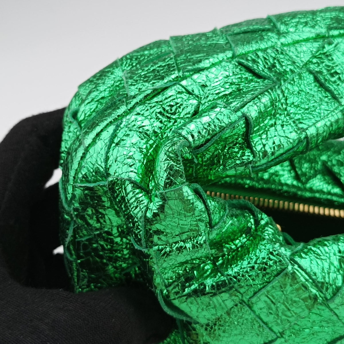 Secondhand Bottega Veneta Jodie Green Leather  handbag | stylenewstar