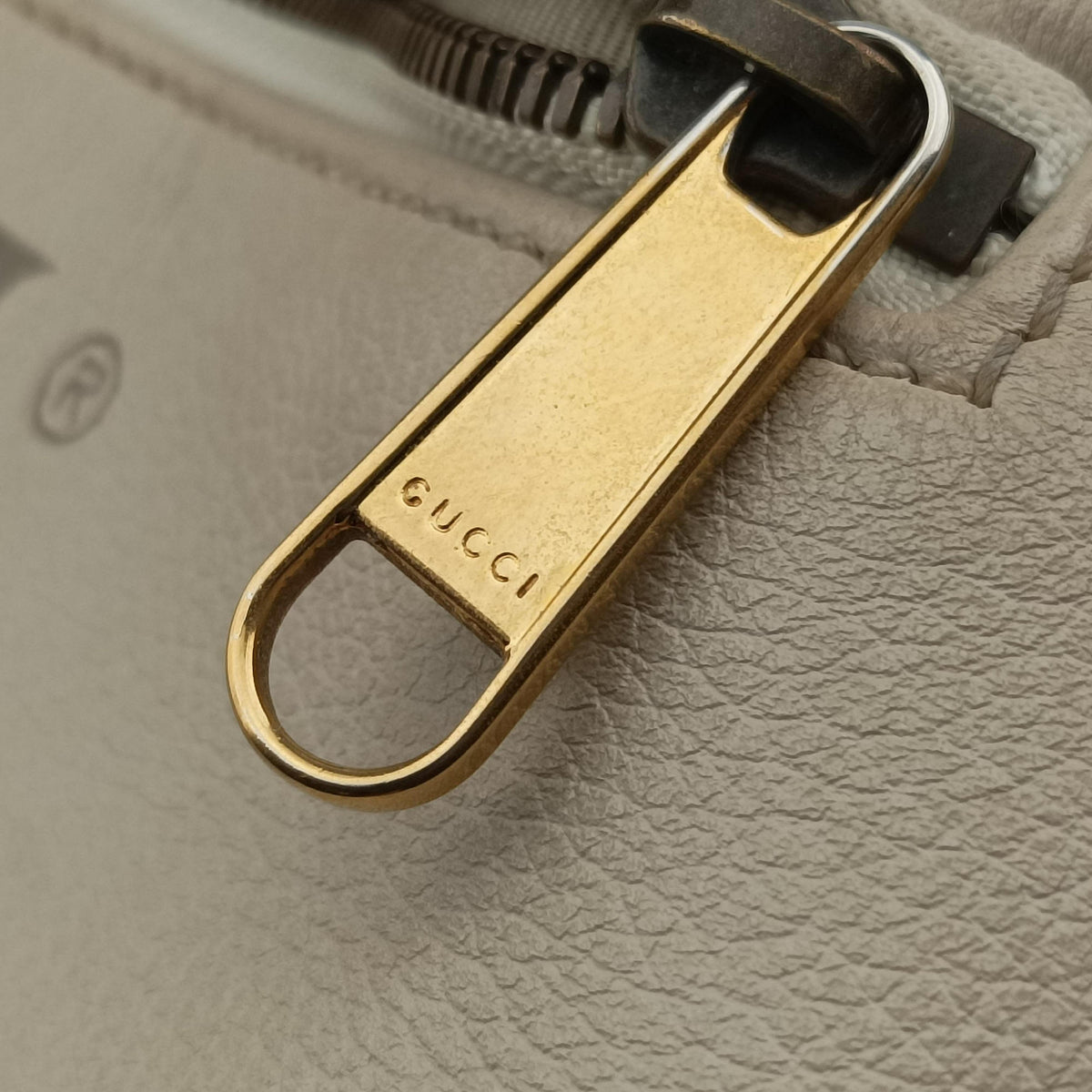 Pre-owned Gucci Print White Leather 530412 bum bag/waist bag | stylenewstar