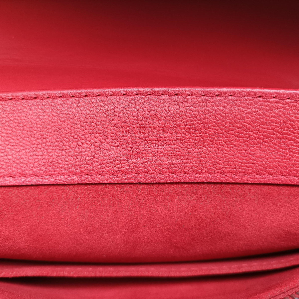 Vintage Louis Vuitton VERY ruby Leather M42905 shoulderbag | stylenewstar