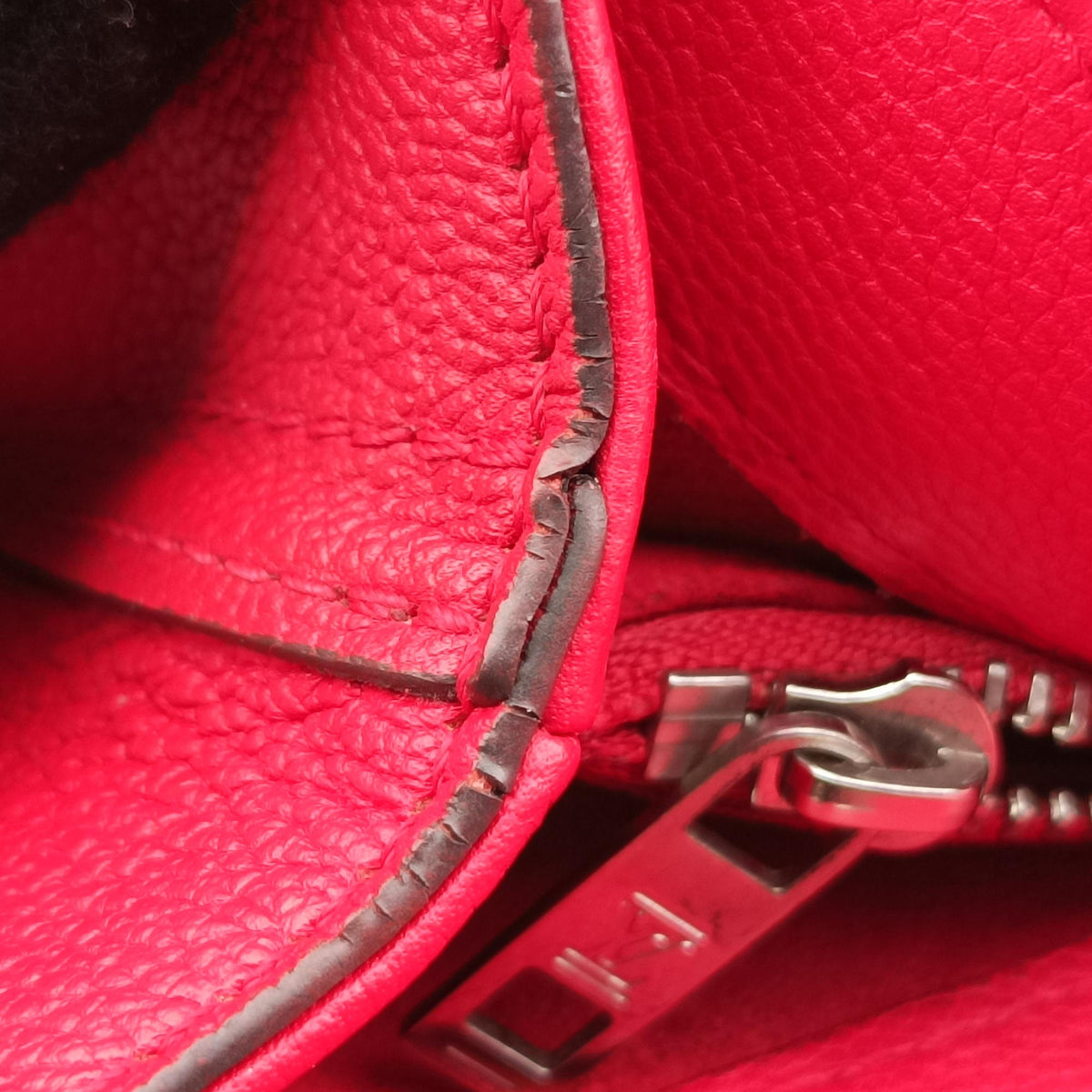 Vintage Louis Vuitton VERY ruby Leather M42905 shoulderbag | stylenewstar