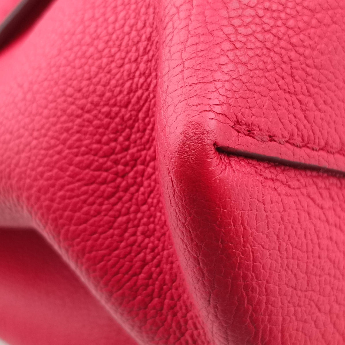 Vintage Louis Vuitton VERY ruby Leather M42905 shoulderbag | stylenewstar