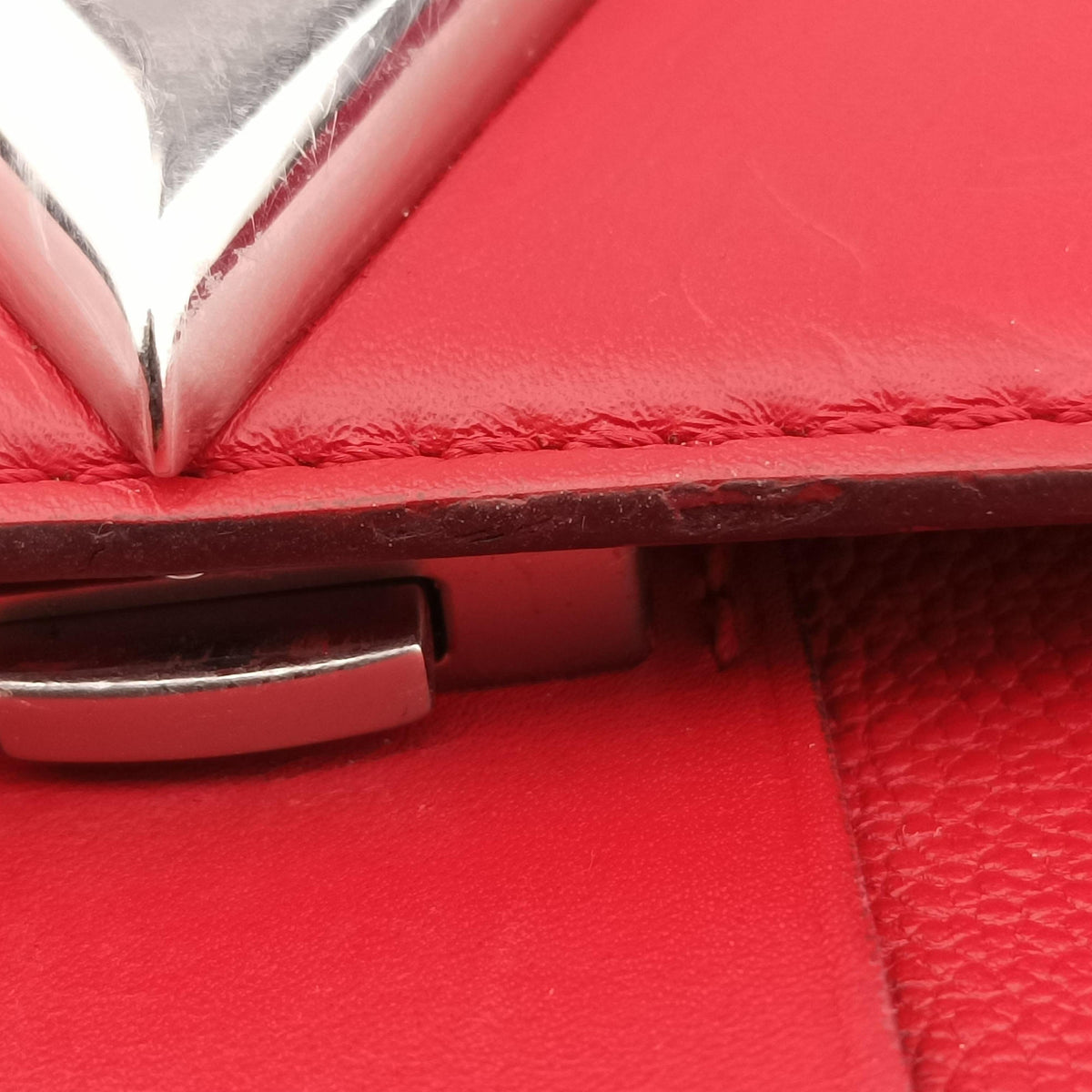 Vintage Louis Vuitton VERY ruby Leather M42905 shoulderbag | stylenewstar