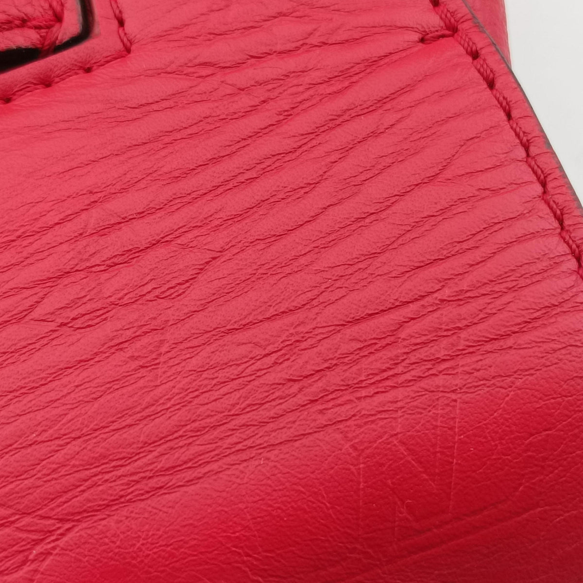 Vintage Louis Vuitton VERY ruby Leather M42905 shoulderbag | stylenewstar