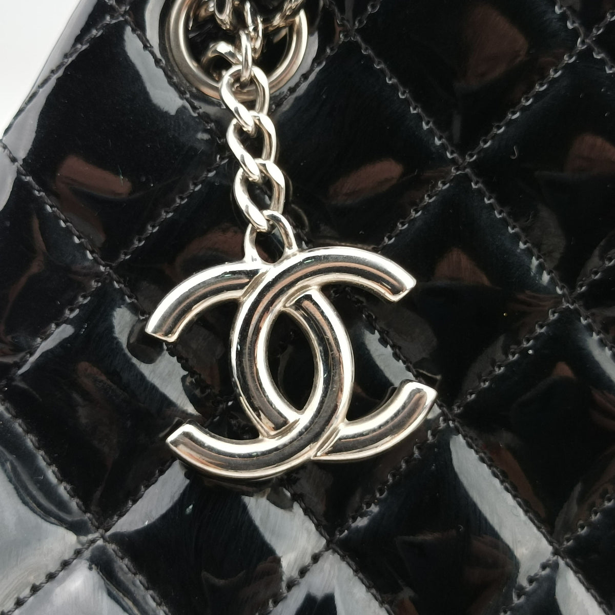 Pre-owned Chanel Mademoiselle Bowling Black Patent leather A50558 shoulderbag | stylenewstar