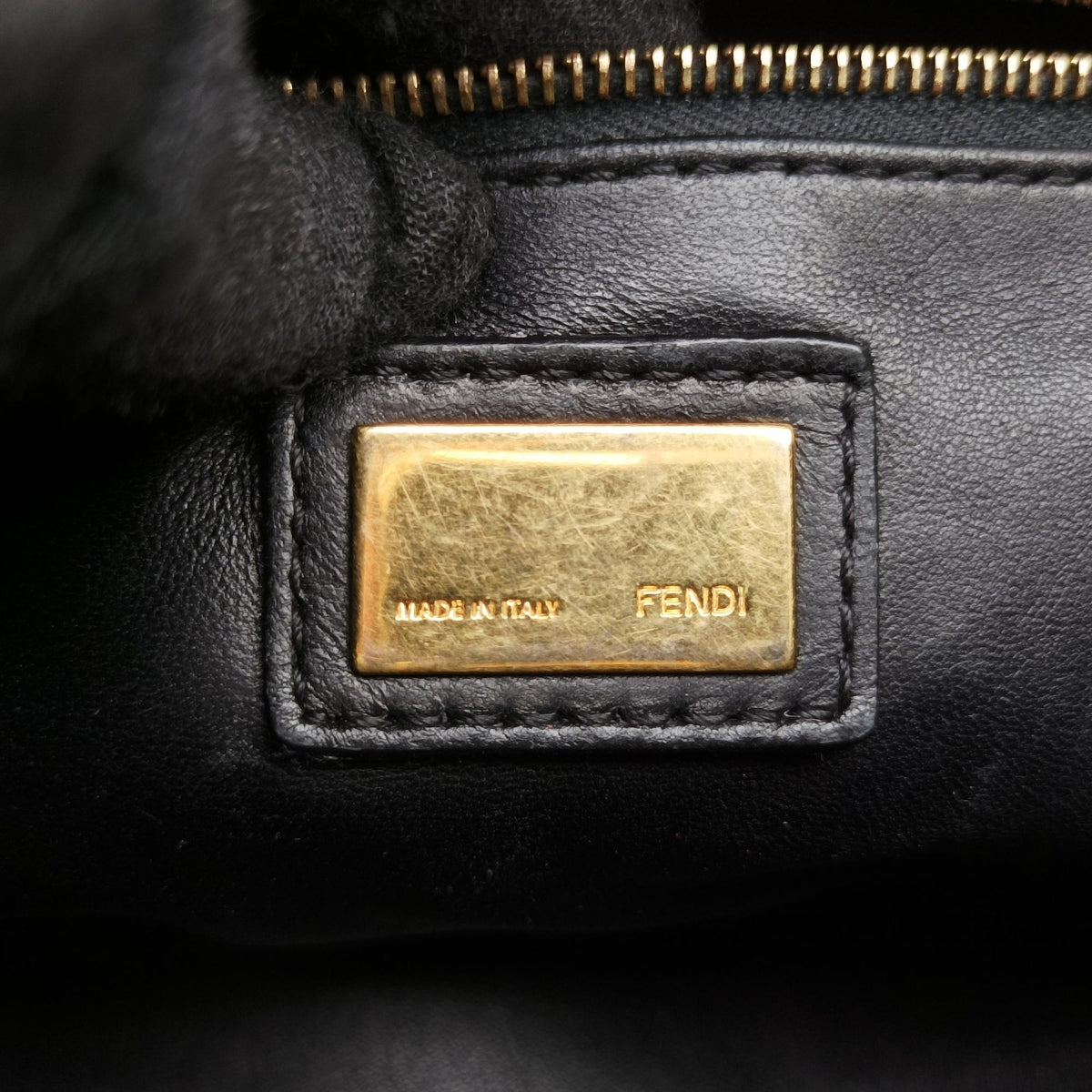 Pre-owned Fendi PEEKABOO Black Leather 8BN244 shoulderbag | stylenewstar