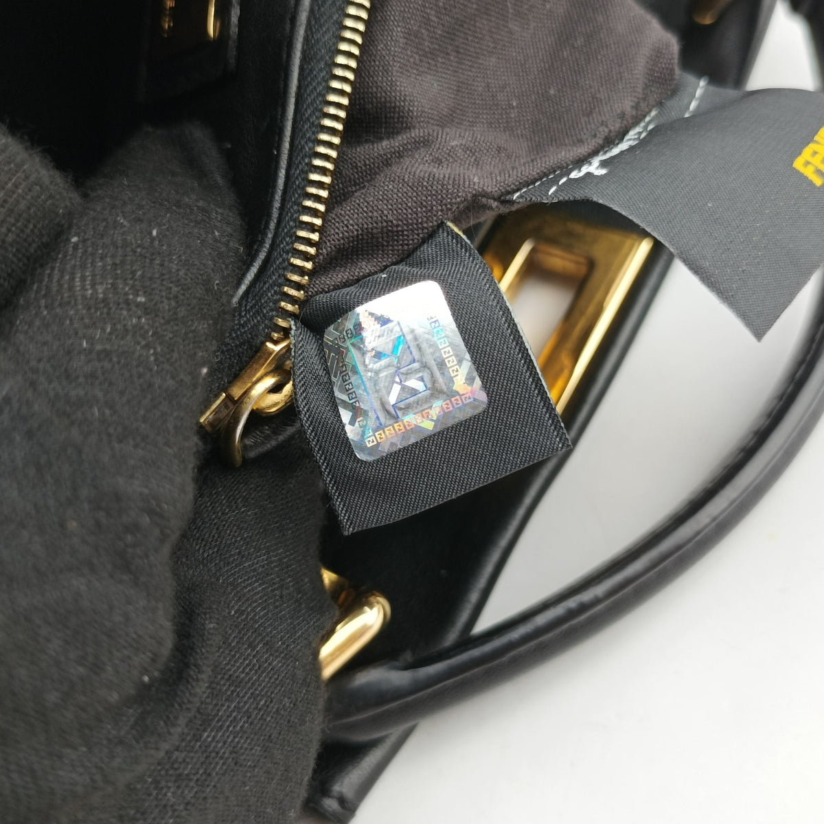 Pre-owned Fendi PEEKABOO Black Leather 8BN244 shoulderbag | stylenewstar