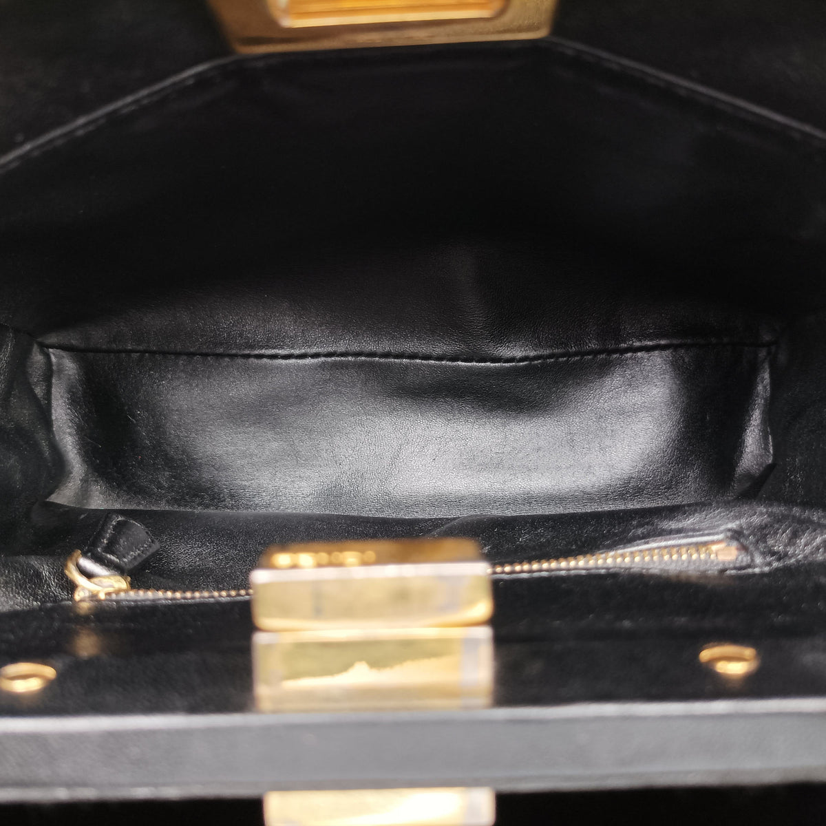 Pre-owned Fendi PEEKABOO Black Leather 8BN244 shoulderbag | stylenewstar