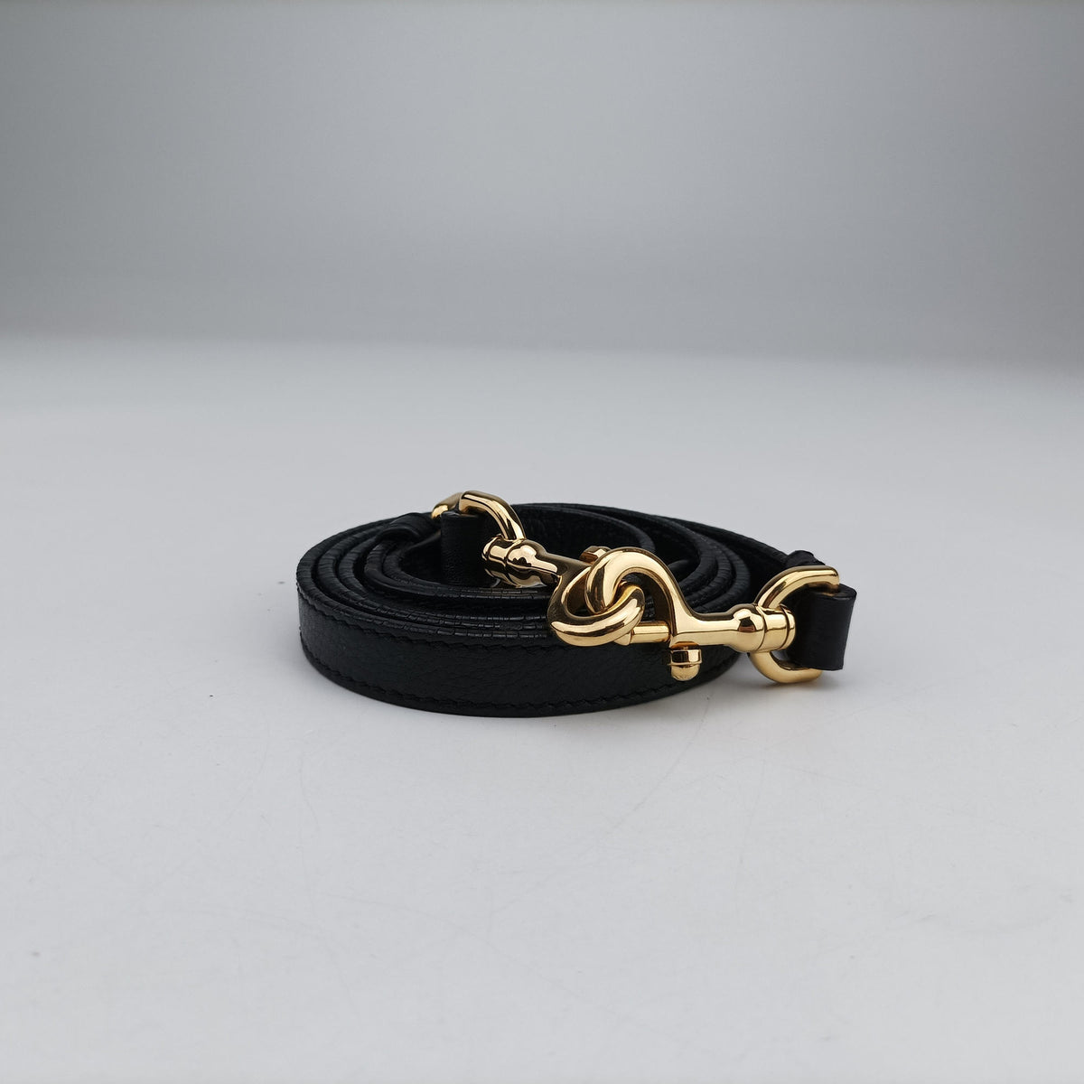 Secondhand Loewe CRUZ Black Leather  shoulderbag | stylenewstar