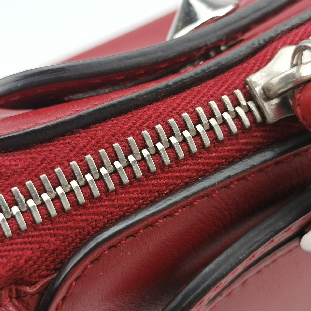 Secondhand Fendi By The Way Red Leather 8BL124 shoulderbag | stylenewstar