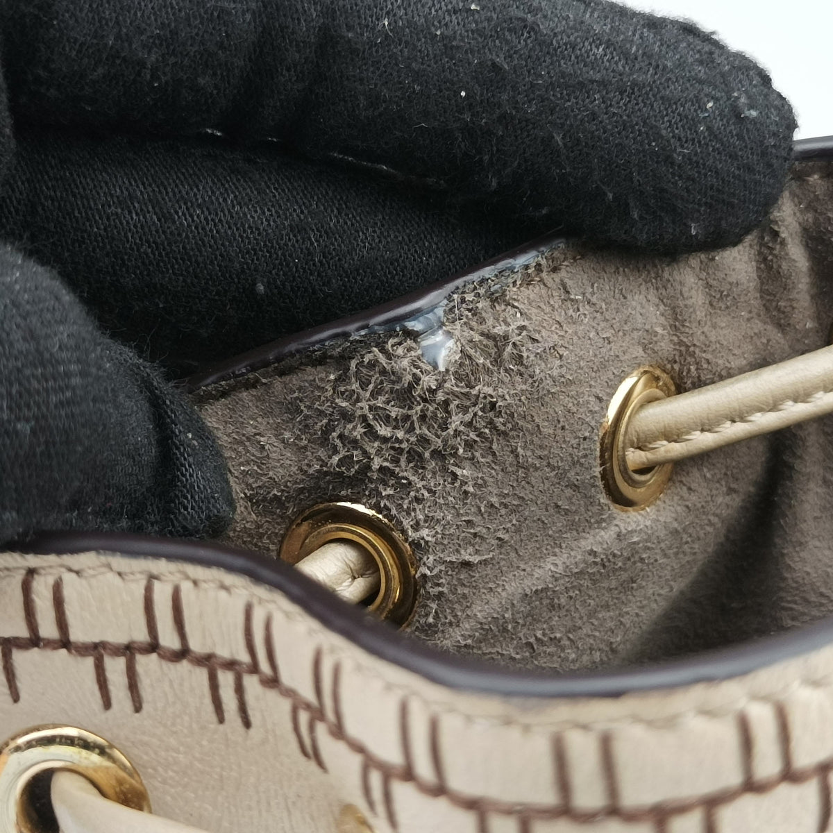 Secondhand Fendi Mon Tresor Mini Bucket Beige Leather × Suede 8BS010 shoulderbag | stylenewstar