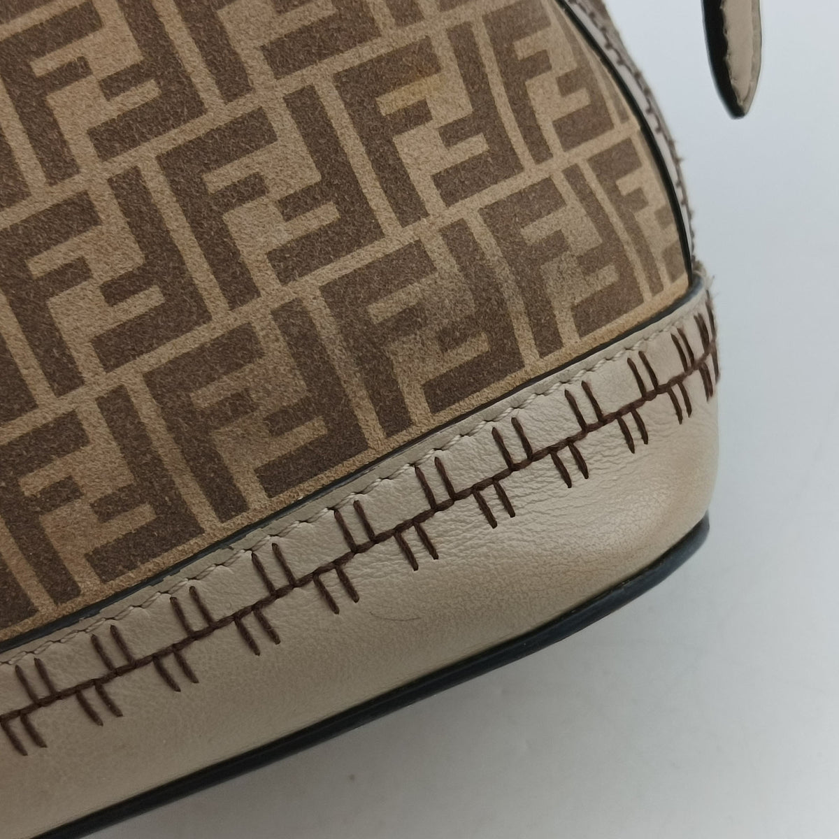 Secondhand Fendi Mon Tresor Mini Bucket Beige Leather × Suede 8BS010 shoulderbag | stylenewstar