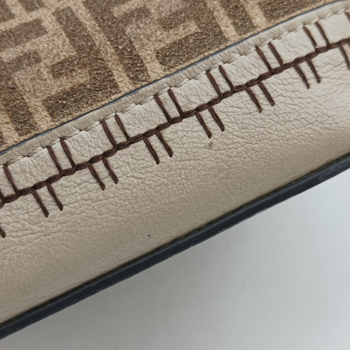 Secondhand Fendi Mon Tresor Mini Bucket Beige Leather × Suede 8BS010 shoulderbag | stylenewstar