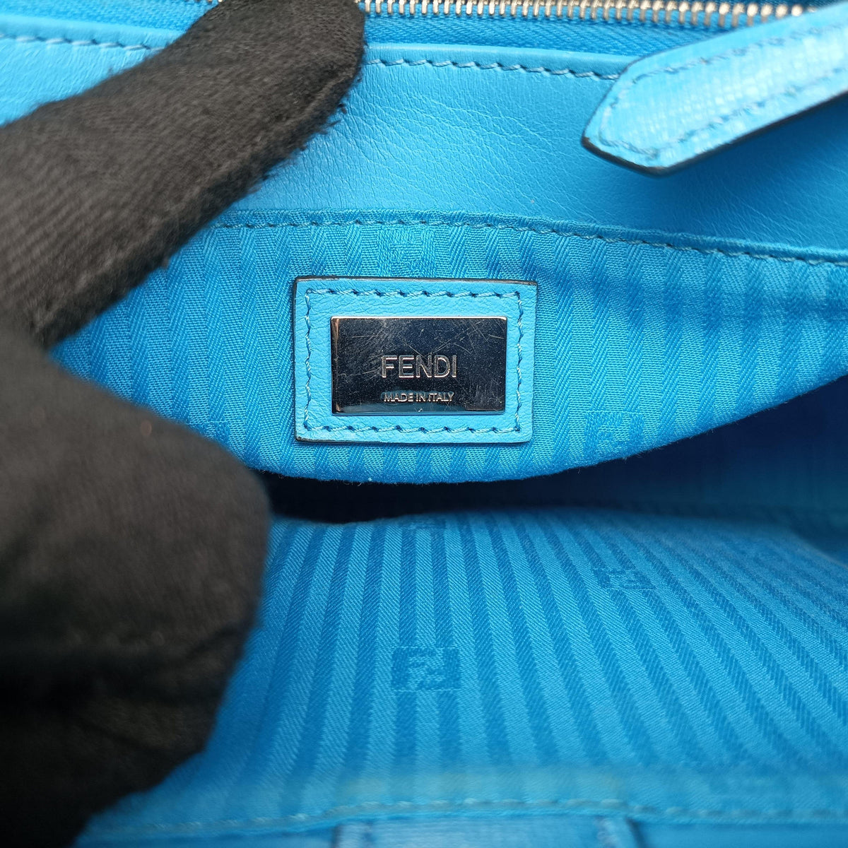 Vintage Fendi Petite 2 JOURS Blue Leather 8BH258 shoulderbag | stylenewstar