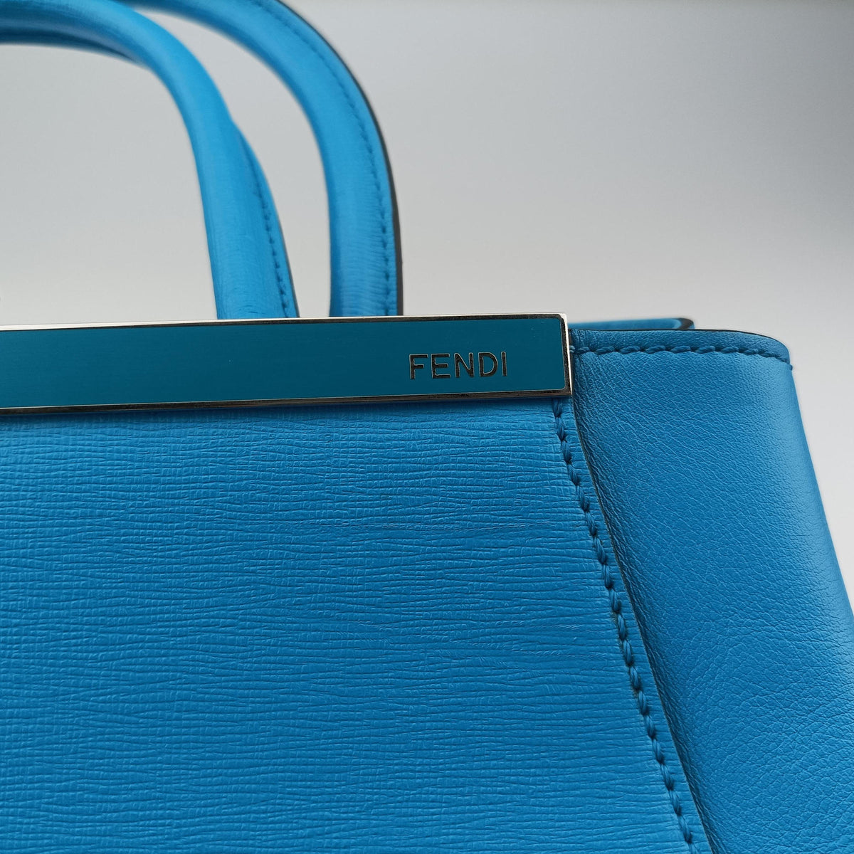 Vintage Fendi Petite 2 JOURS Blue Leather 8BH258 shoulderbag | stylenewstar