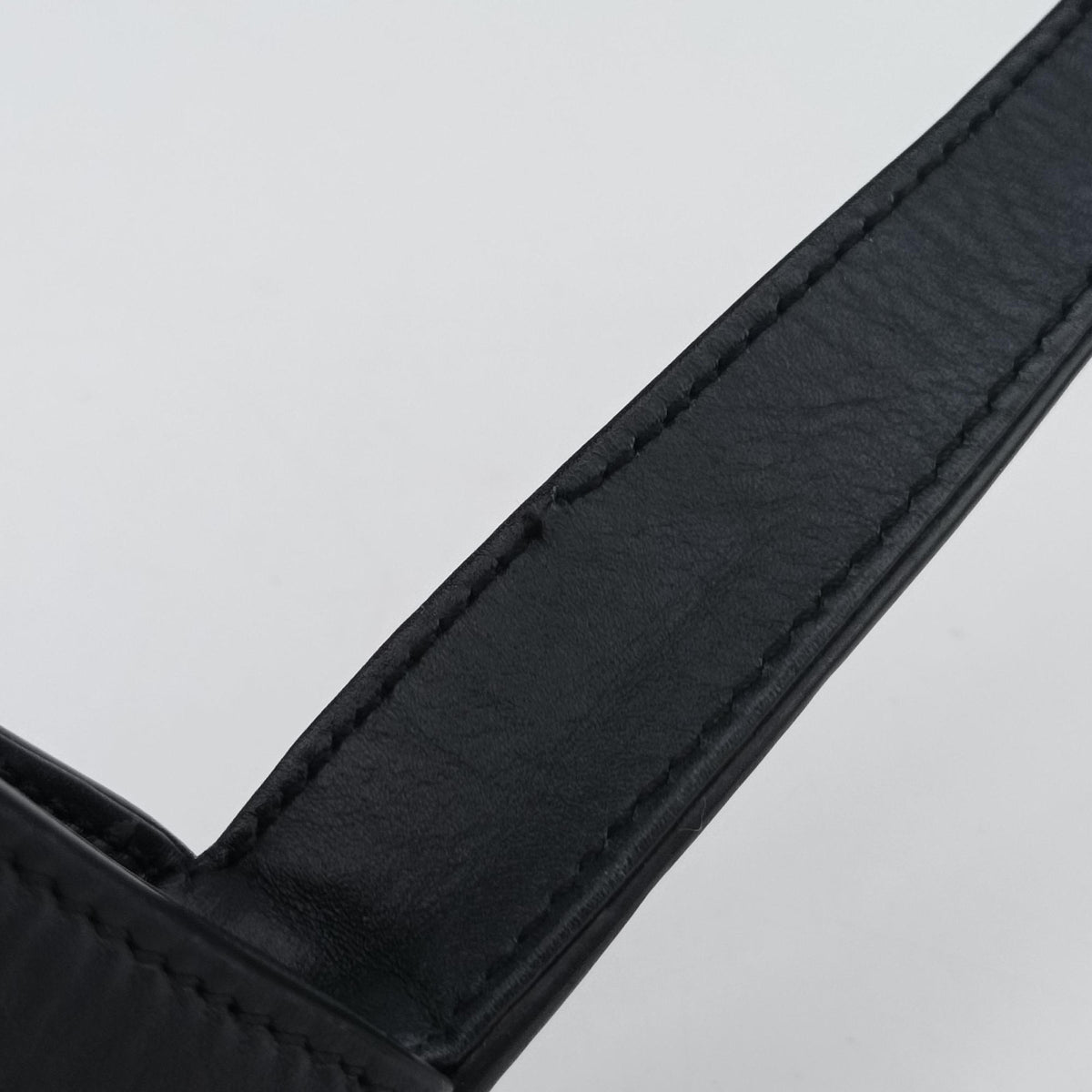 Pre-owned Yves Saint Laurent LE 5 a 7 Hobo Black Leather 710318 shoulderbag | stylenewstar