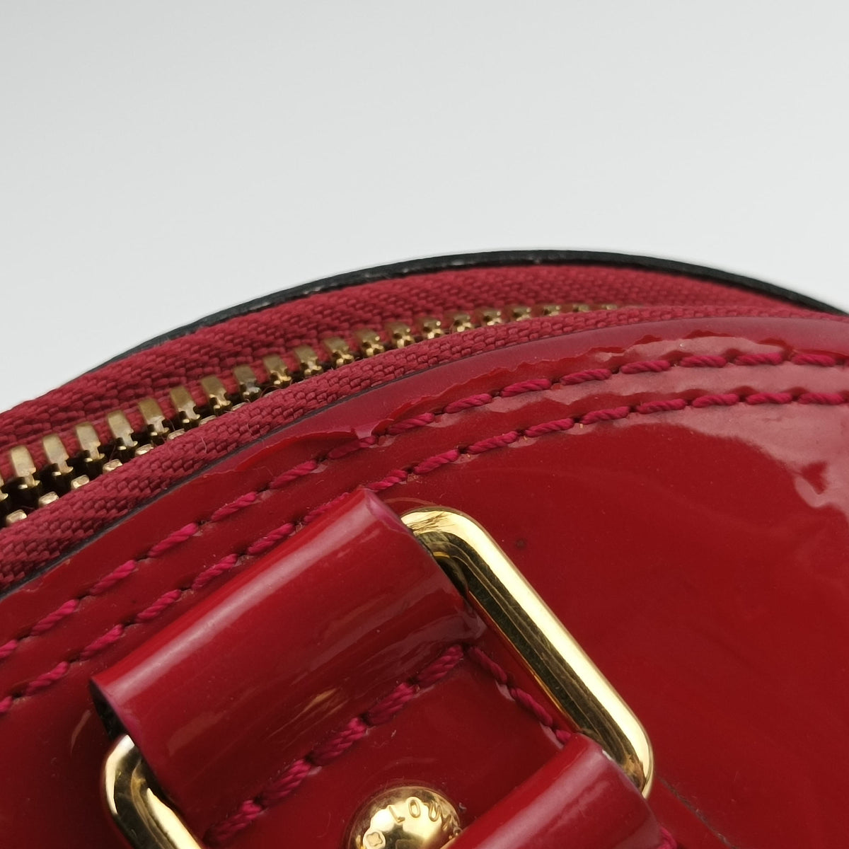 Pre-owned Louis Vuitton Alma BB pomme d'amour Vernis M90174 shoulderbag | stylenewstar