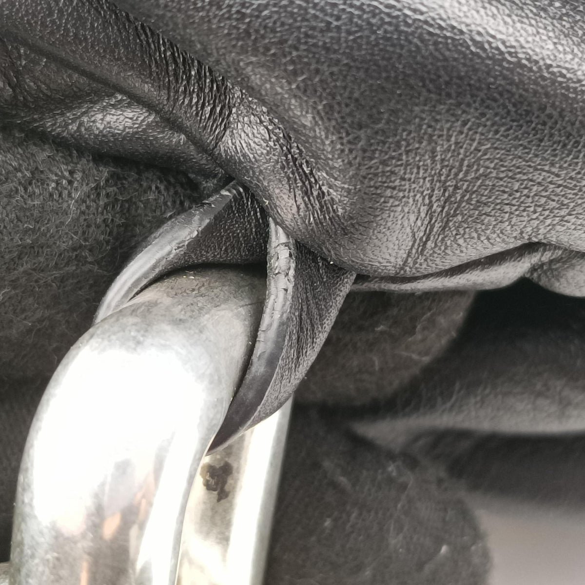 Pre-owned Bottega Veneta THE Chain Pouch Black lambskin  shoulderbag | stylenewstar