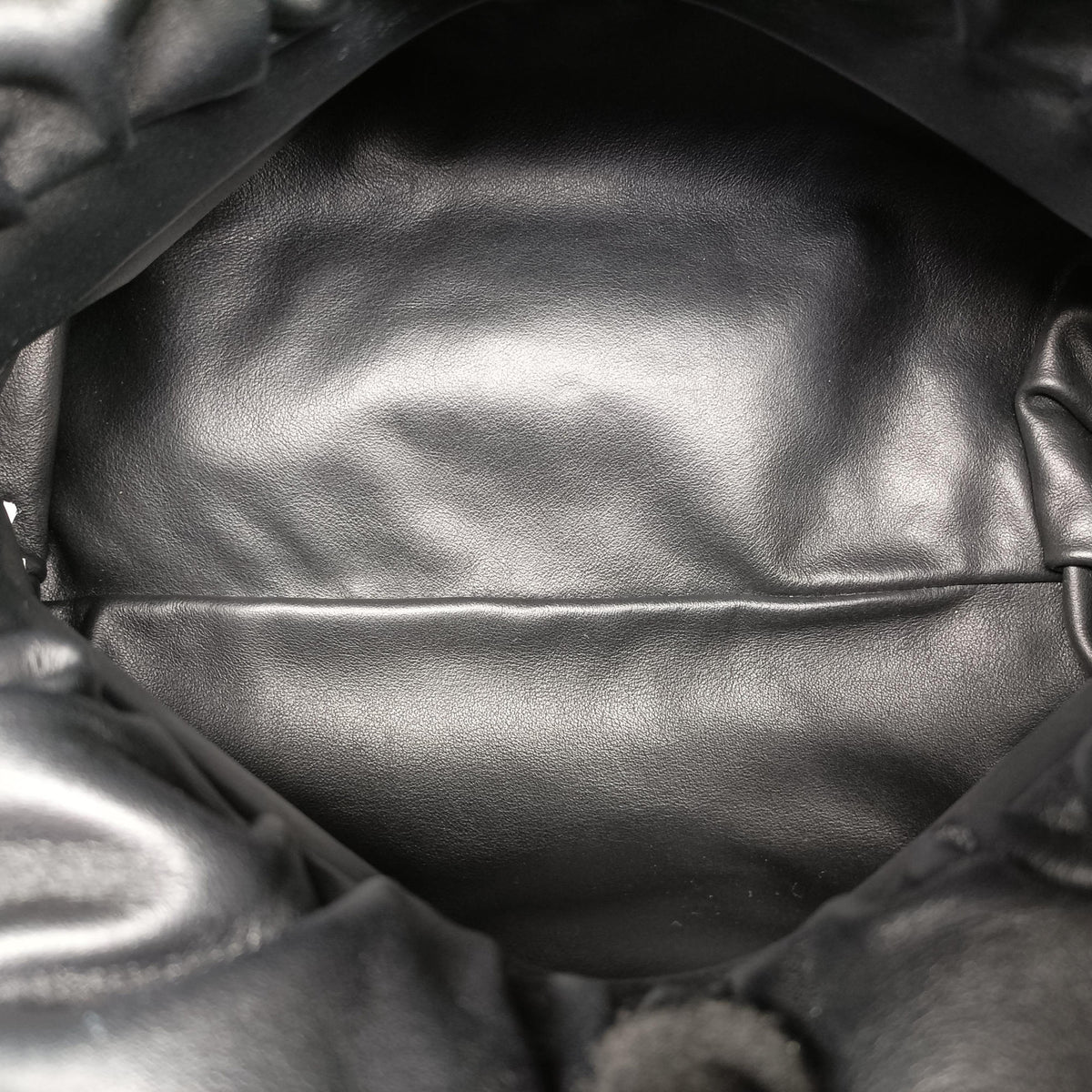 Pre-owned Bottega Veneta THE Chain Pouch Black lambskin  shoulderbag | stylenewstar