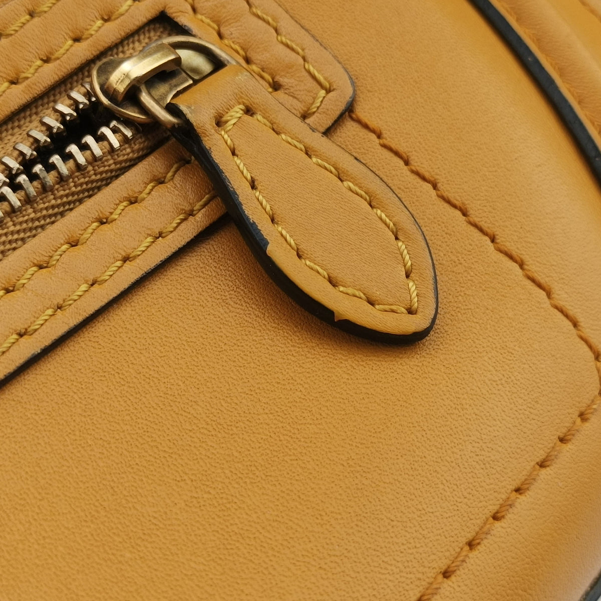 Pre-owned Celine luggage nano shopper Yellow×black Leather  shoulderbag | stylenewstar