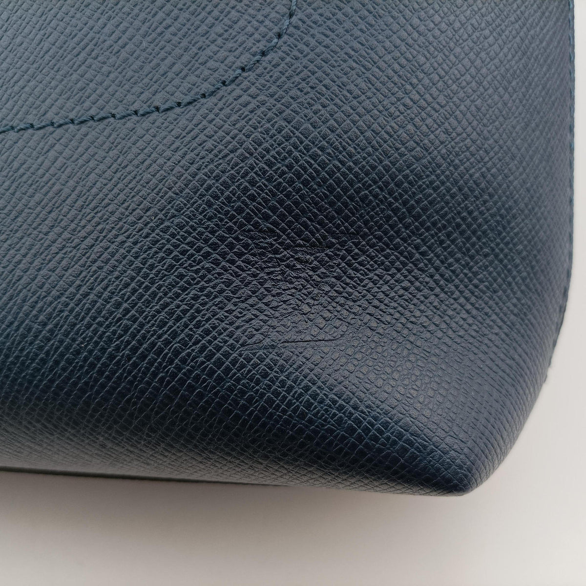Pre-owned Louis Vuitton Grigori Ocean Taiga M30213 shoulderbag | stylenewstar