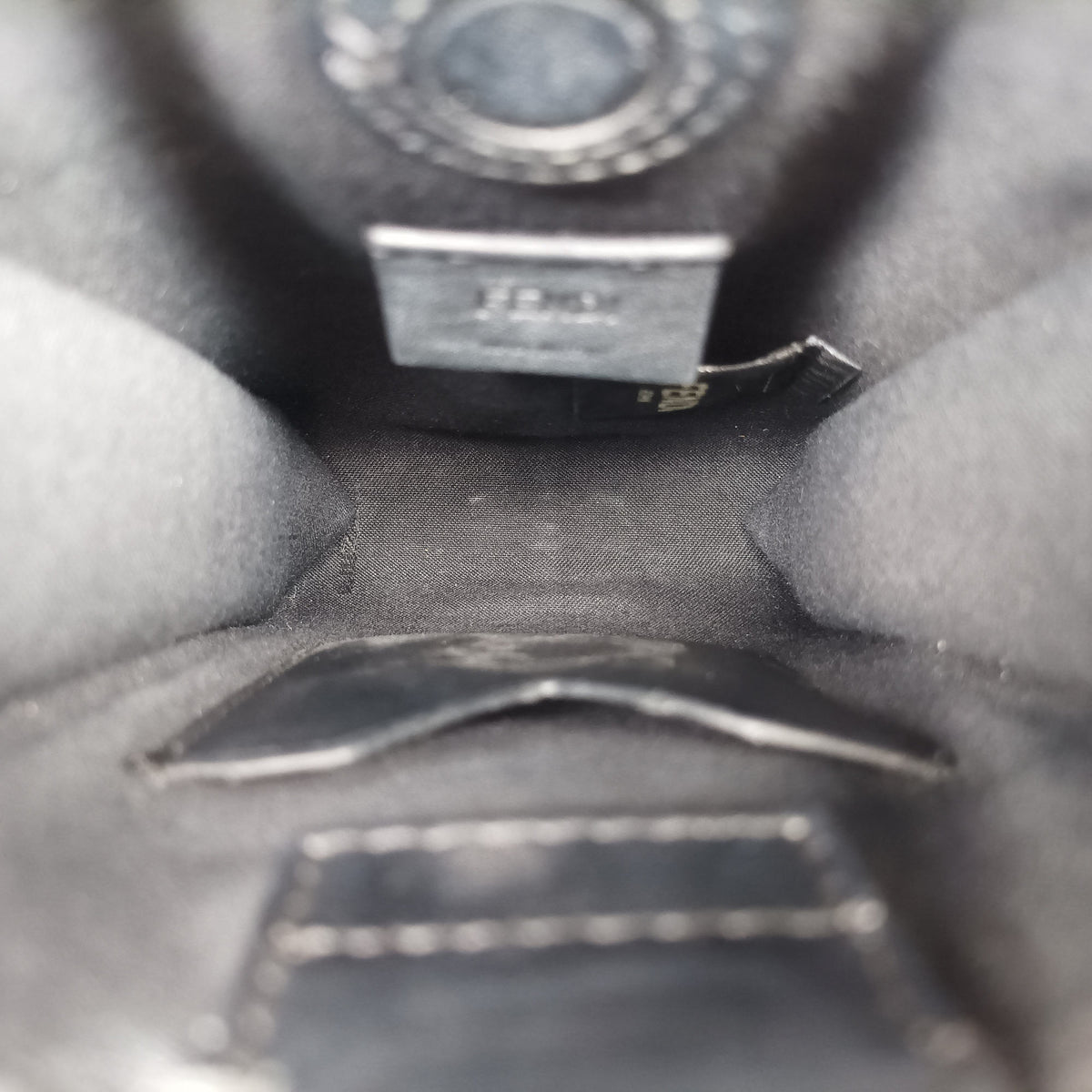 Secondhand Fendi Phone Pouch Black Leather 7AS192 shoulderbag | stylenewstar