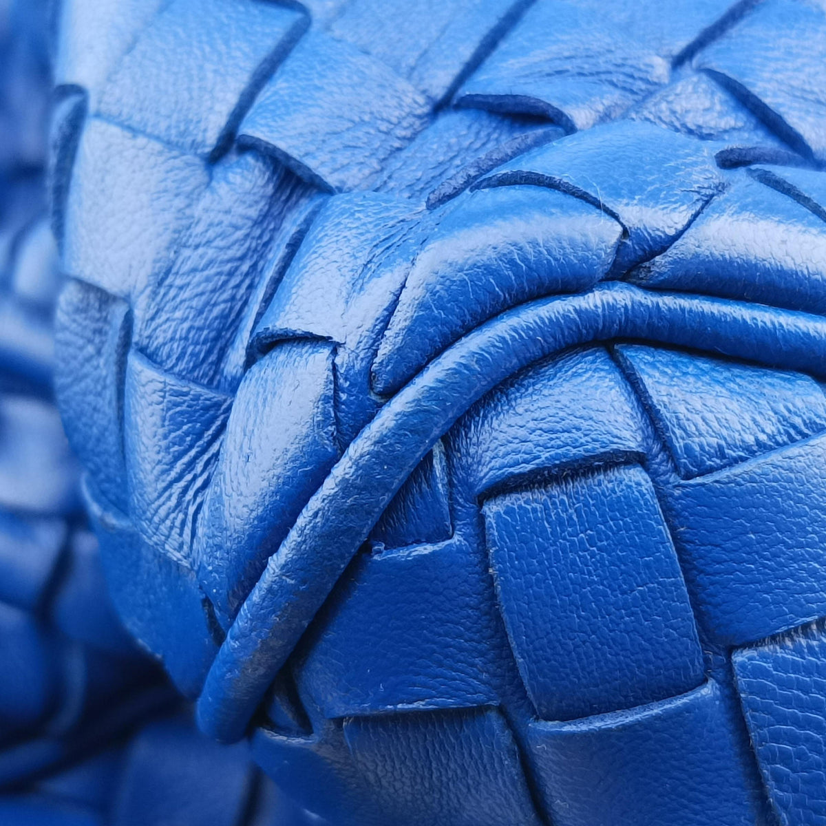 Secondhand Bottega Veneta Intrecciato Blue lambskin  handbag | stylenewstar