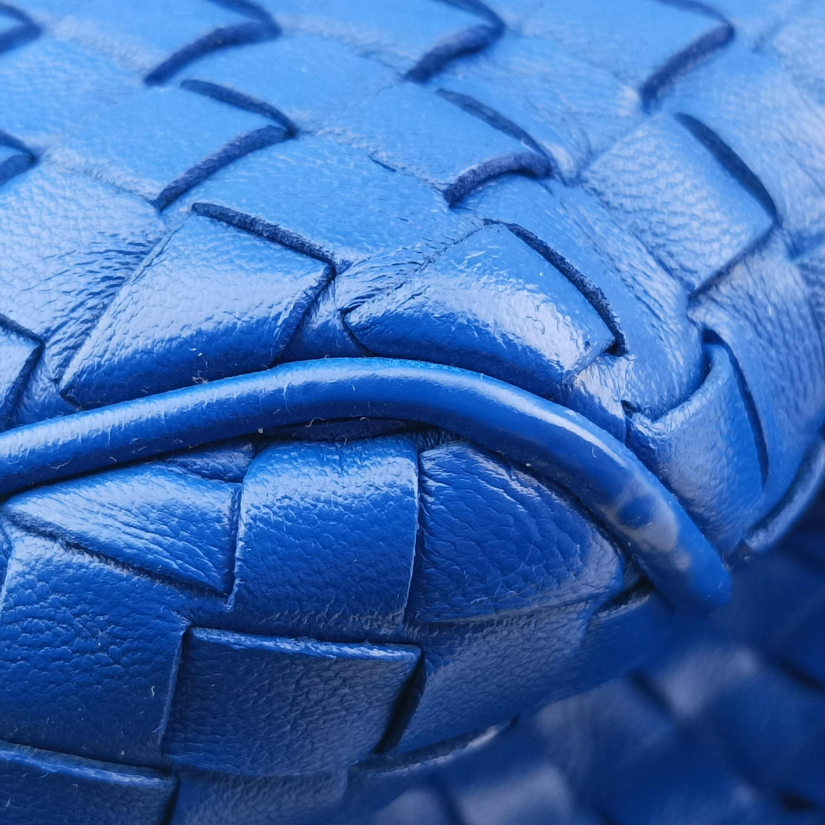 Secondhand Bottega Veneta Intrecciato Blue lambskin  handbag | stylenewstar