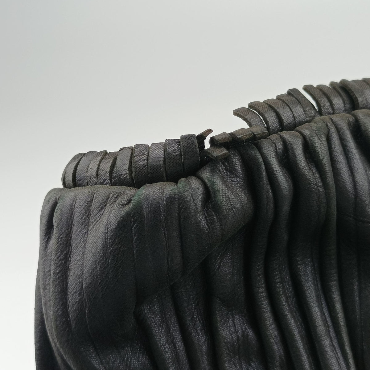 Pre-owned Chanel Coco Pleats Drawstring Black Leather  shoulderbag | stylenewstar