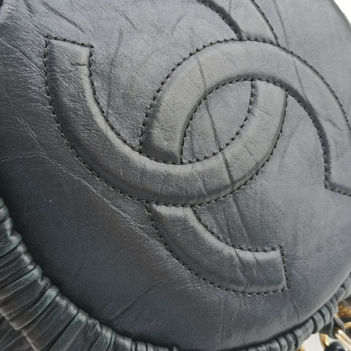 Pre-owned Chanel Coco Pleats Drawstring Black Leather  shoulderbag | stylenewstar