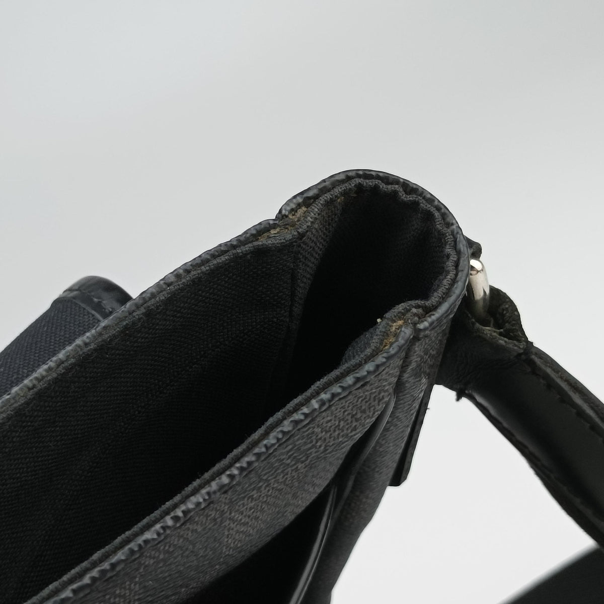 Pre-owned Louis Vuitton DANIEL MM Noir Damier GRAPHITE N58029 shoulderbag | stylenewstar