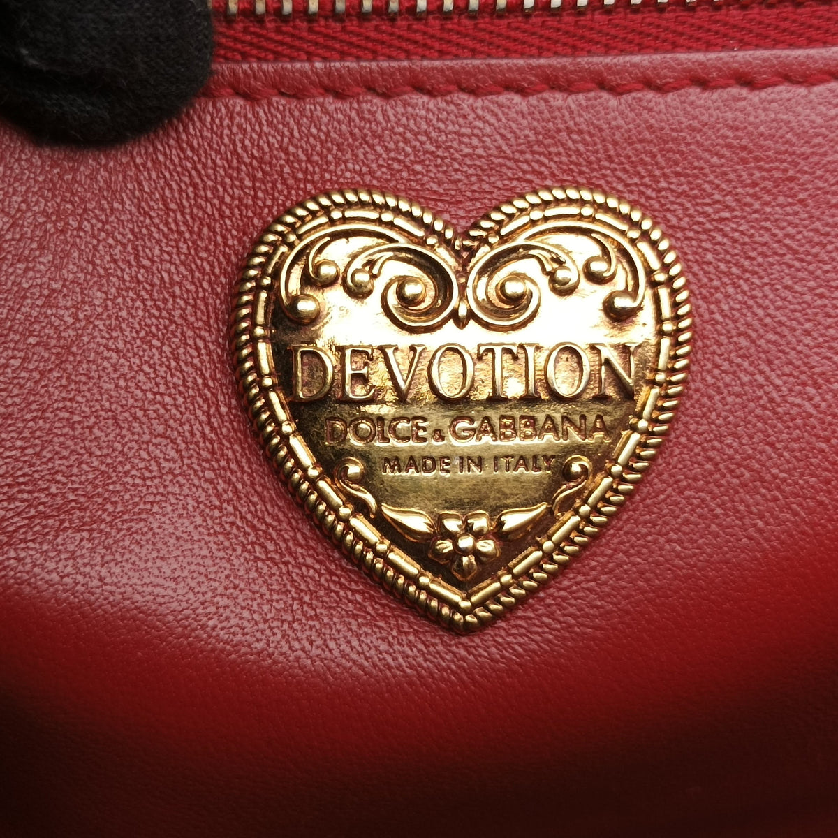 Pre-owned Dolce & Gabbana Devotion Red Leather  shoulderbag | stylenewstar