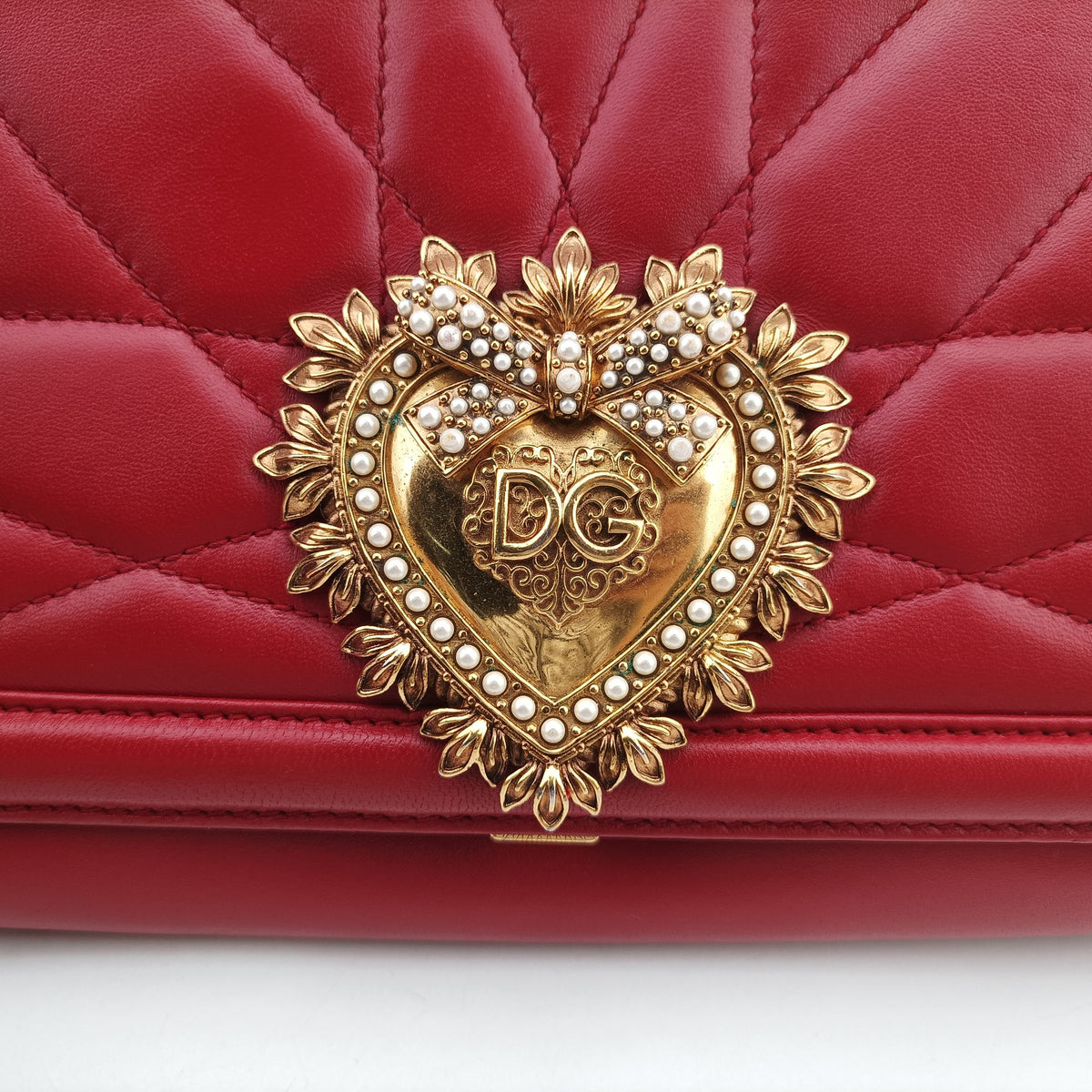 Pre-owned Dolce & Gabbana Devotion Red Leather  shoulderbag | stylenewstar