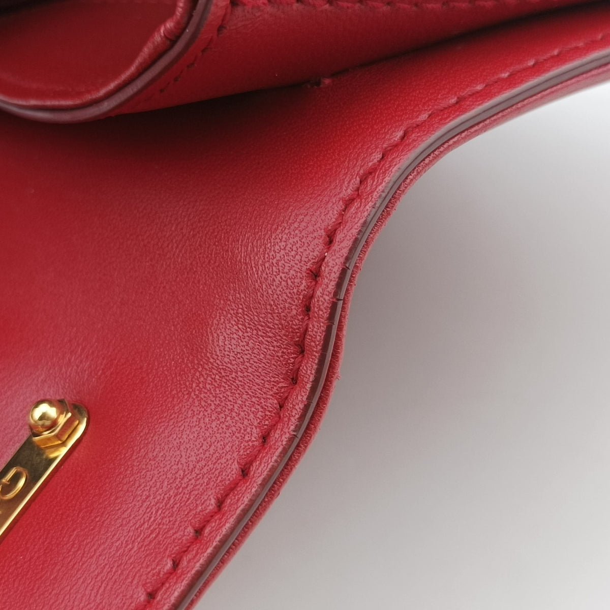 Pre-owned Dolce & Gabbana Devotion Red Leather  shoulderbag | stylenewstar
