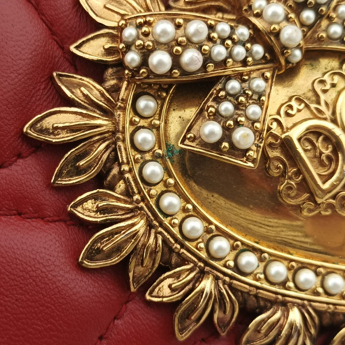 Pre-owned Dolce & Gabbana Devotion Red Leather  shoulderbag | stylenewstar
